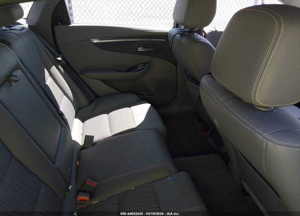 2018 CHEVROLET IMPALA 1LT VIN: 2G1105S33J9112414