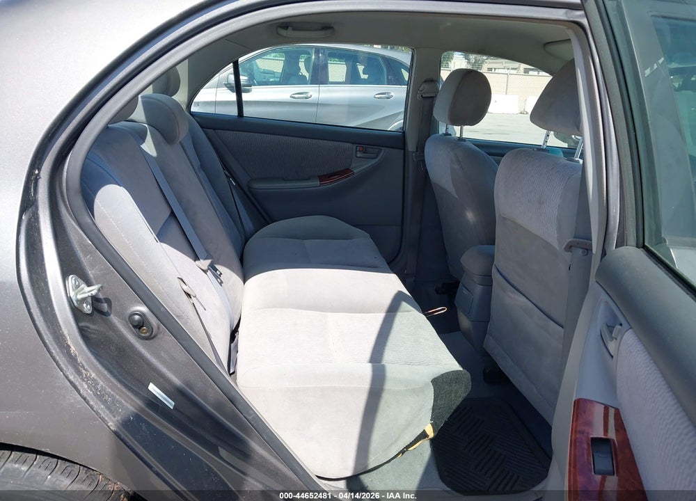2005 TOYOTA COROLLA LE VIN: 1NXBR32EX5Z371915