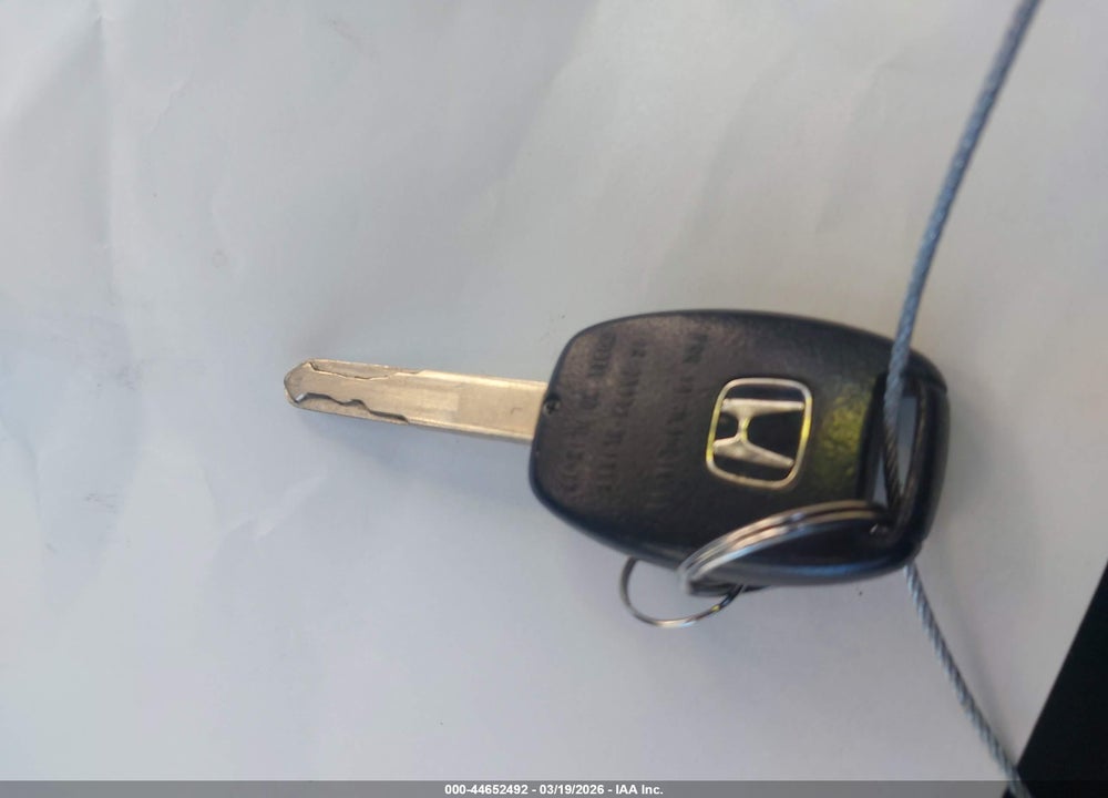 2013 HONDA FIT VIN: JHMGE8H30DC082604