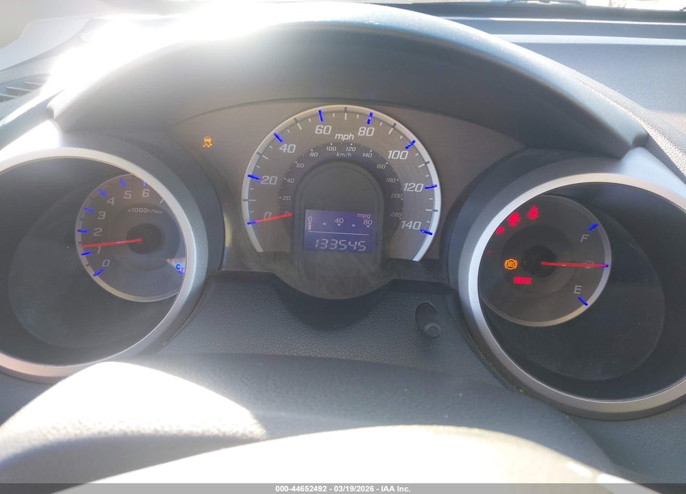 2013 HONDA FIT VIN: JHMGE8H30DC082604