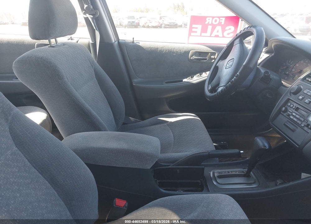 2002 HONDA ACCORD 2.3 LX VIN: 1HGCG56492A049373