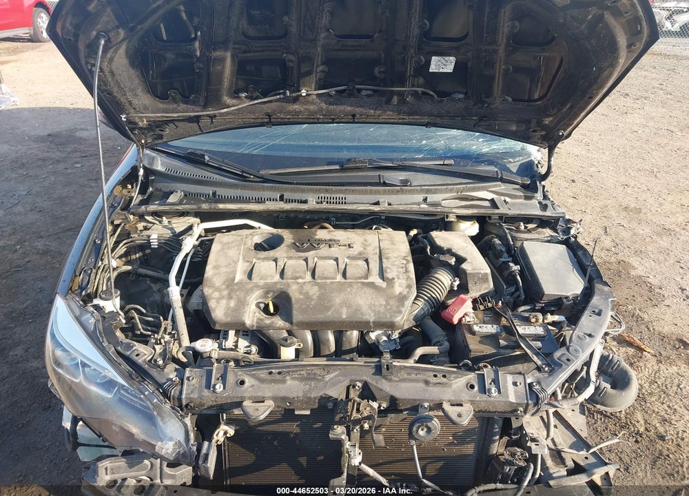 2018 TOYOTA COROLLA XSE VIN: 5YFBURHE5JP745223