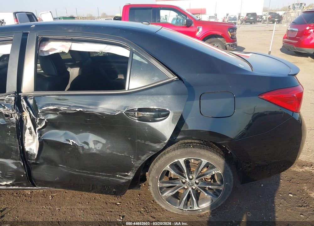 2018 TOYOTA COROLLA XSE VIN: 5YFBURHE5JP745223