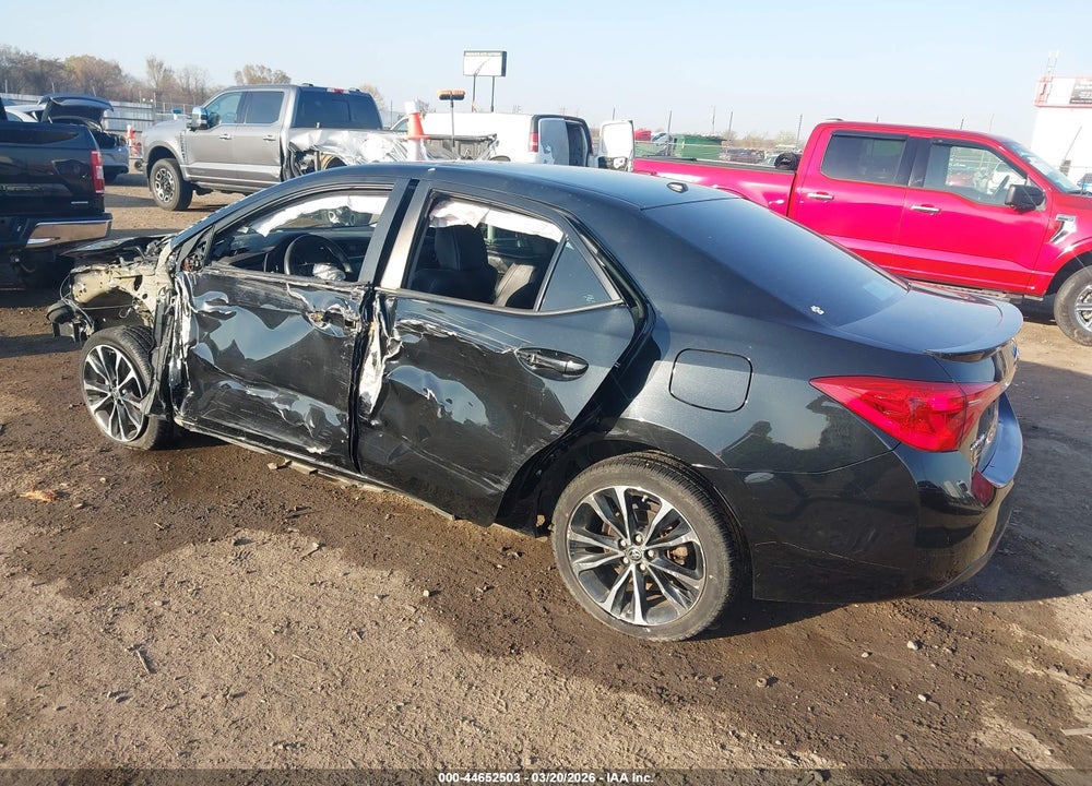 2018 TOYOTA COROLLA XSE VIN: 5YFBURHE5JP745223