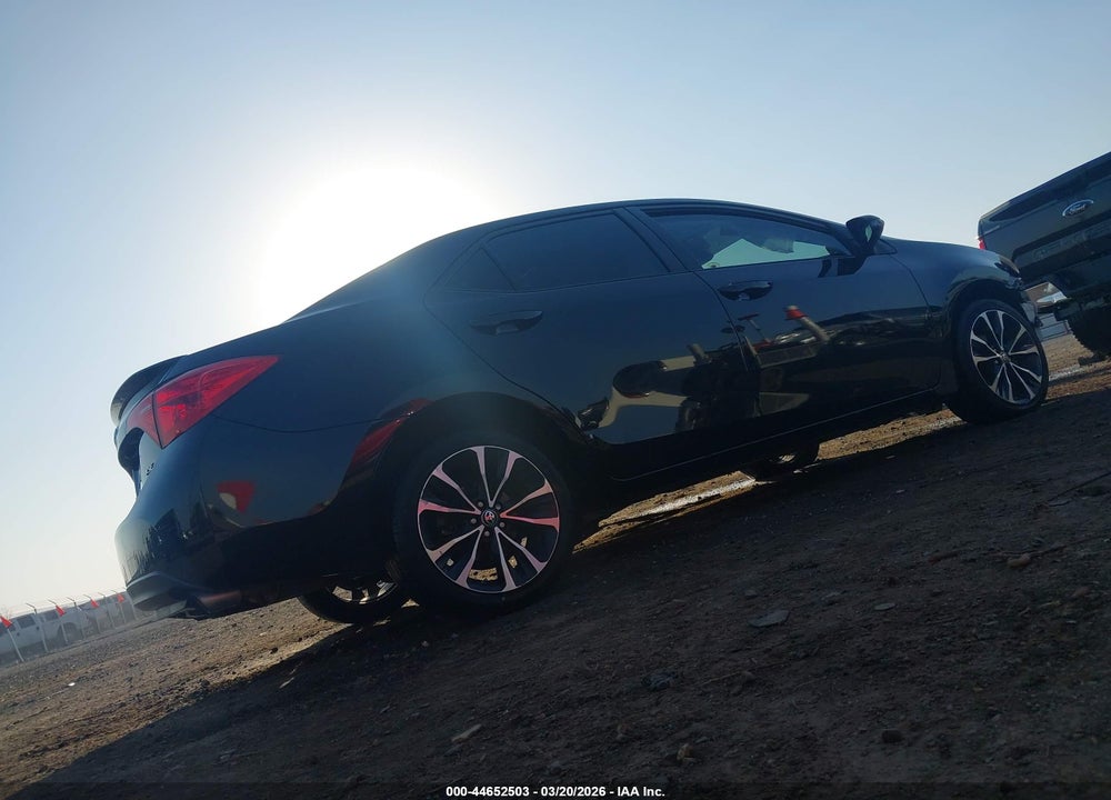2018 TOYOTA COROLLA XSE VIN: 5YFBURHE5JP745223