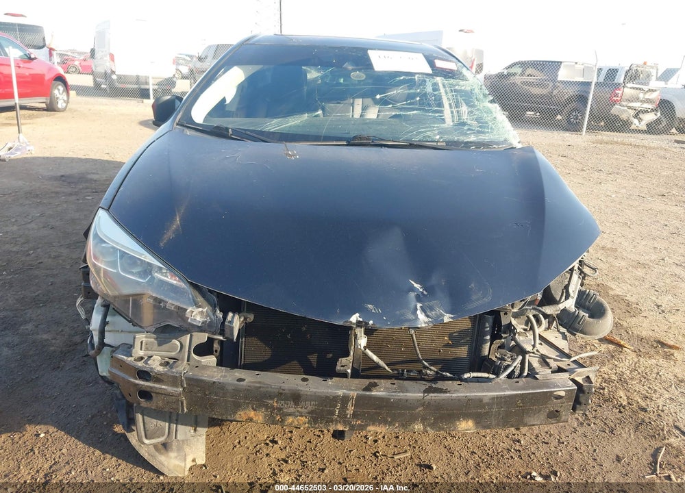 2018 TOYOTA COROLLA XSE VIN: 5YFBURHE5JP745223