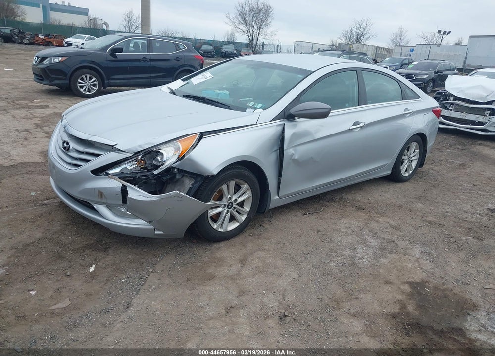 2013 HYUNDAI SONATA GLS VIN: 5NPEB4AC2DH717914