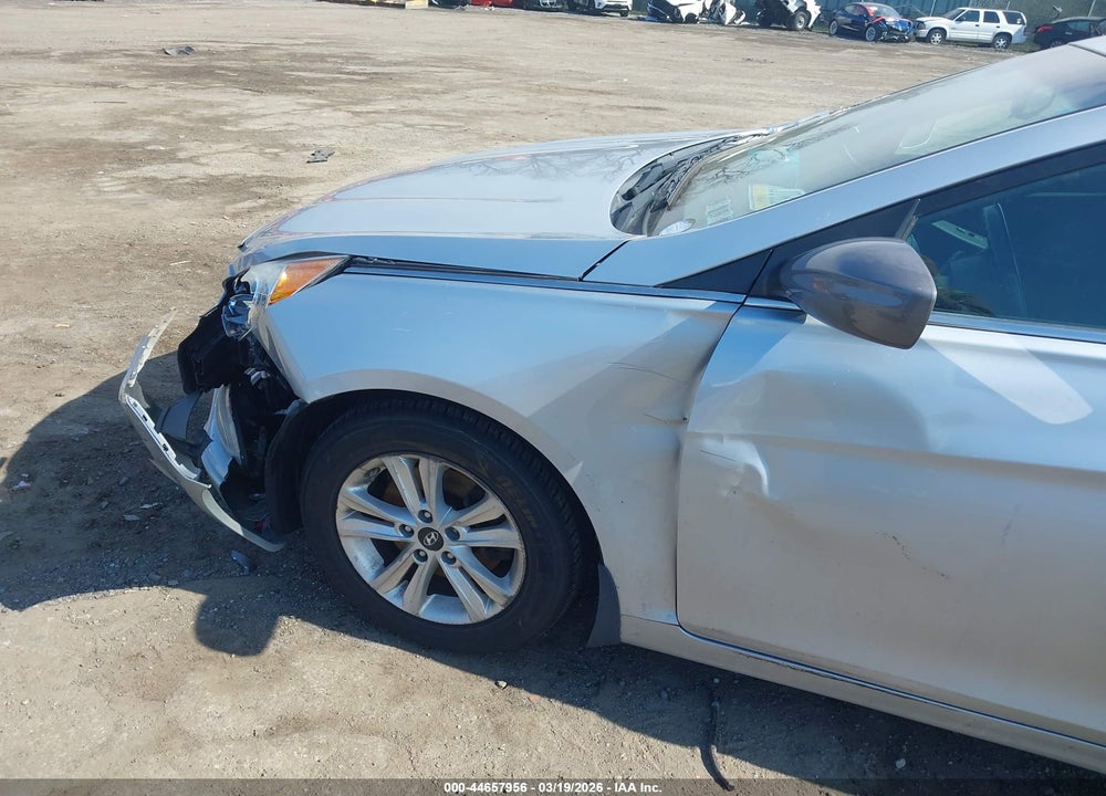 2013 HYUNDAI SONATA GLS VIN: 5NPEB4AC2DH717914