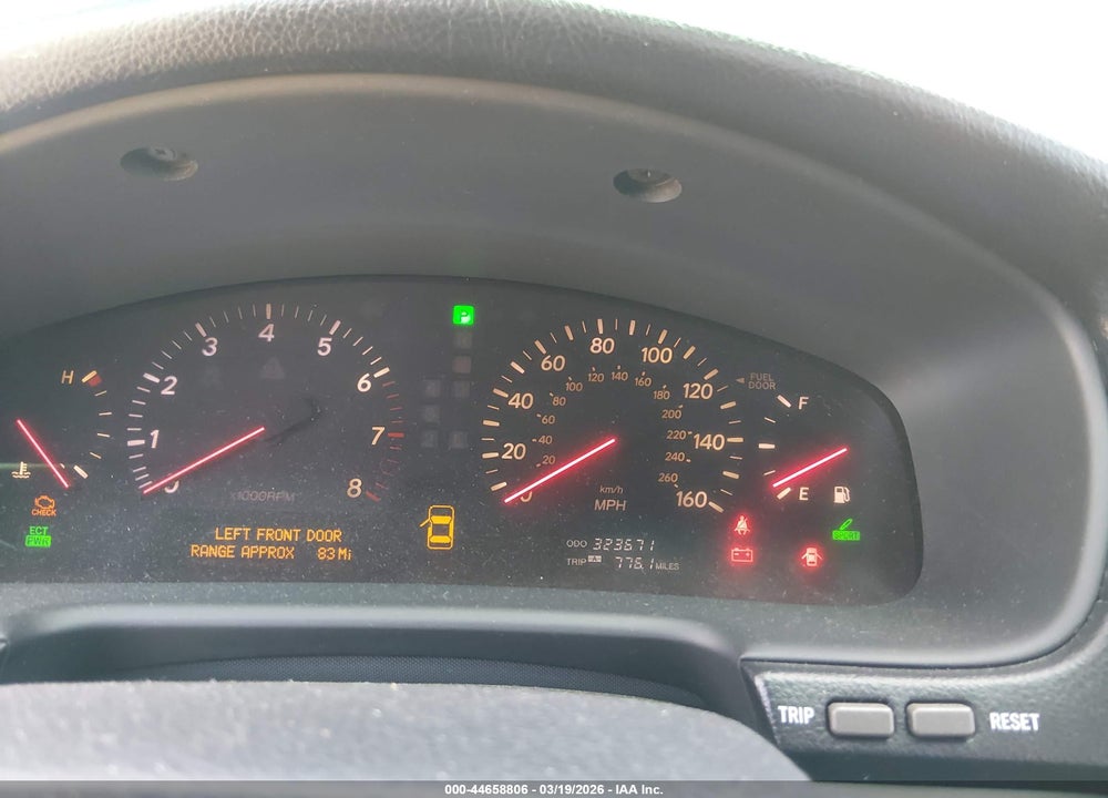 2001 LEXUS LS 430 VIN: JTHBN30F910032302