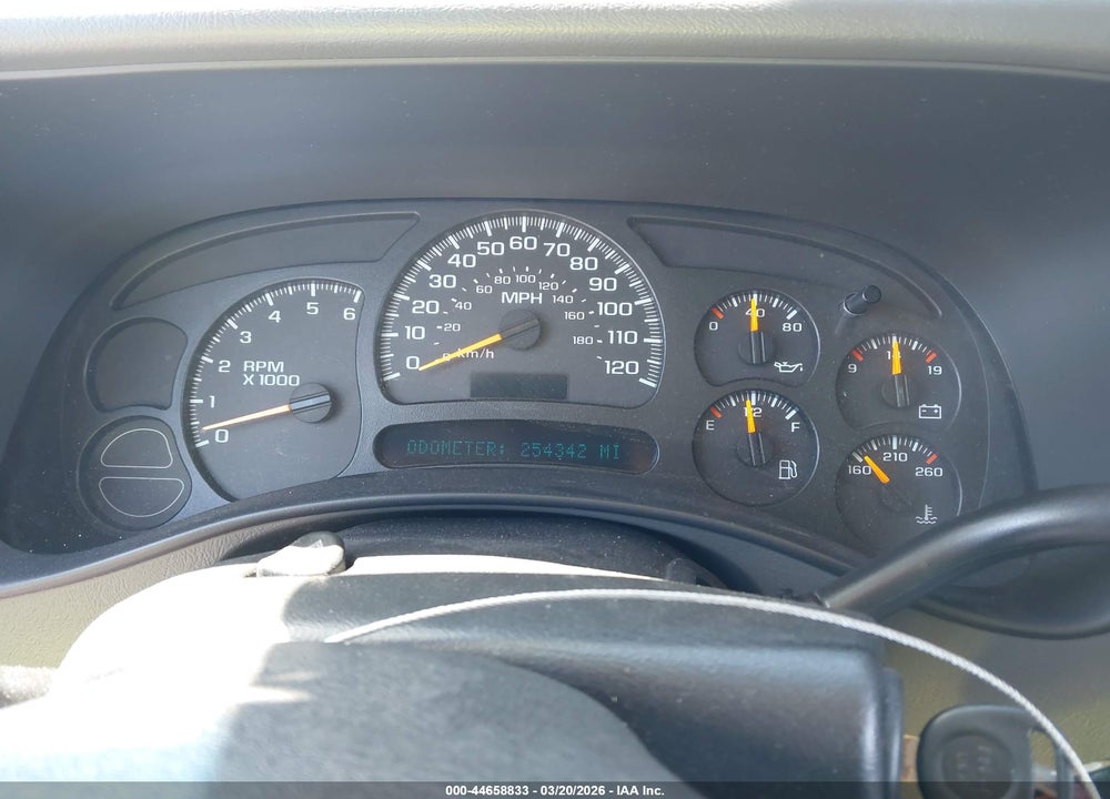 2005 CHEVROLET TAHOE LS VIN: 1GNEC13V45R140704