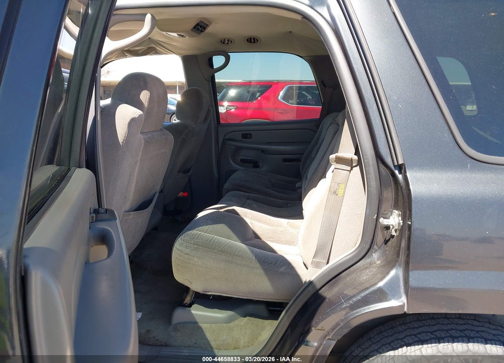 2005 CHEVROLET TAHOE LS VIN: 1GNEC13V45R140704