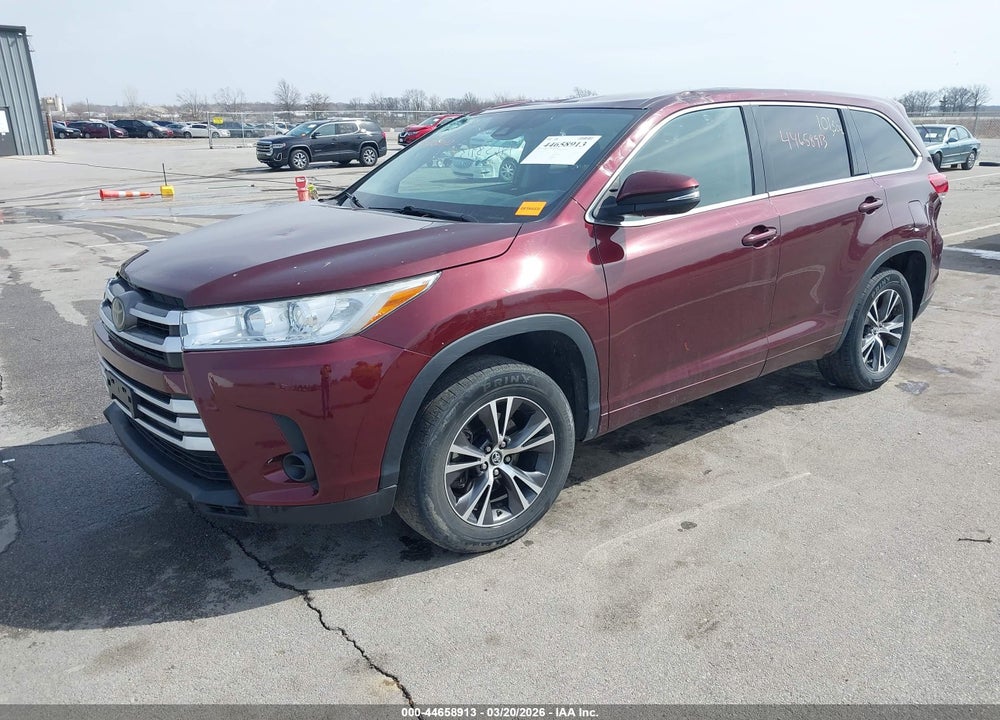 2018 TOYOTA HIGHLANDER LE VIN: 5TDZZRFH1JS243930