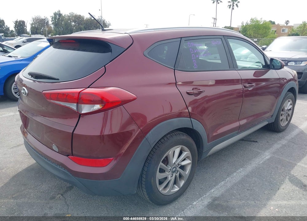 2017 HYUNDAI TUCSON SE VIN: KM8J33A43HU264764