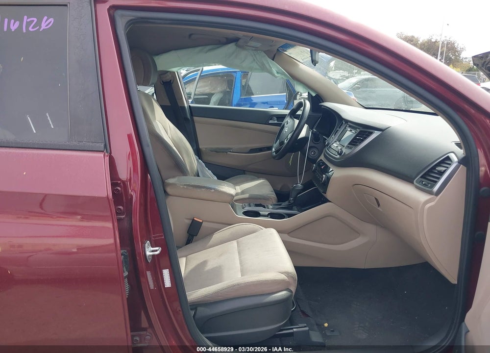 2017 HYUNDAI TUCSON SE VIN: KM8J33A43HU264764