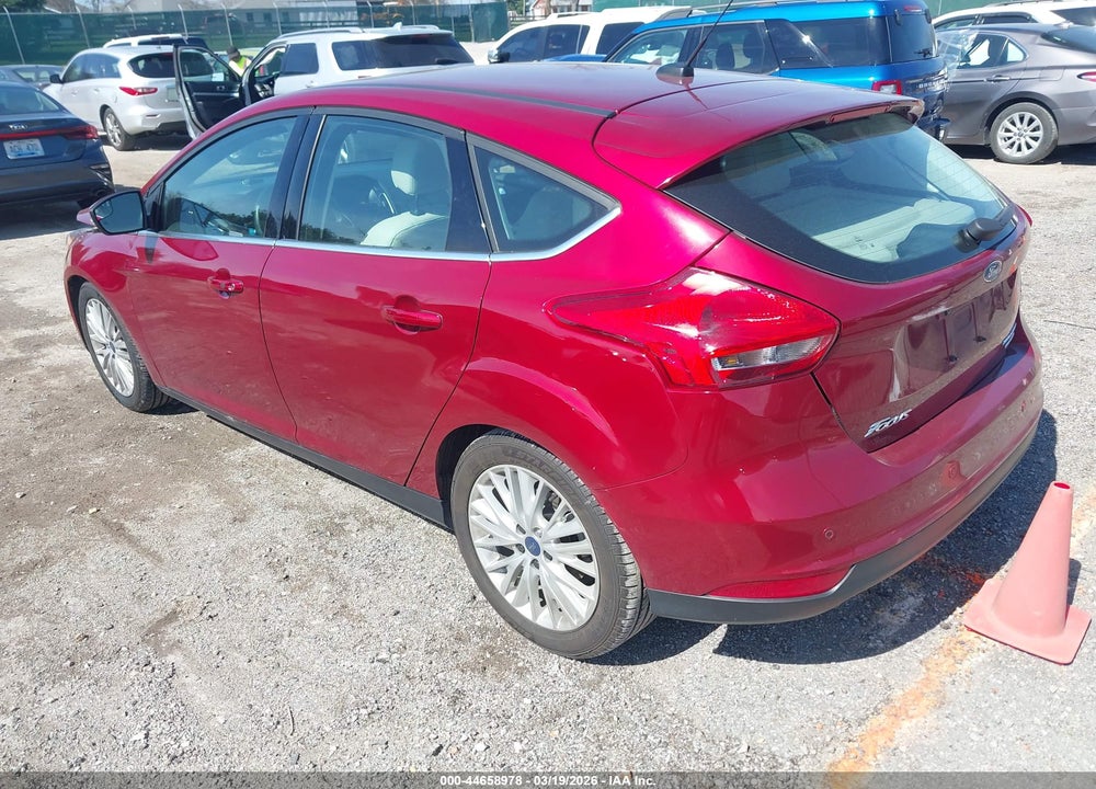 2015 FORD FOCUS TITANIUM VIN: 1FADP3N20FL328170