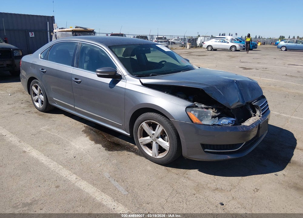 2014 VOLKSWAGEN PASSAT 1.8T SE VIN: 1VWBT7A30EC063801
