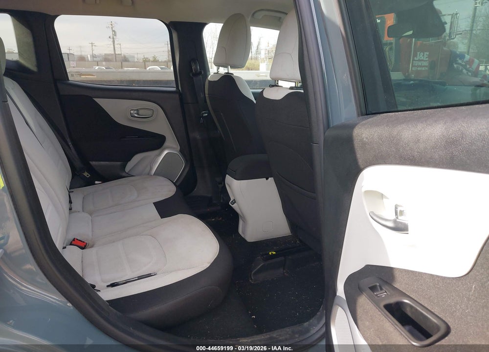 2018 JEEP RENEGADE LATITUDE 4X4 VIN: ZACCJBBB5JPH18949
