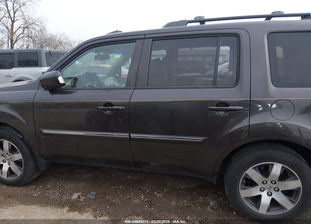 2012 HONDA PILOT TOURING VIN: 5FNYF4H94CB032676