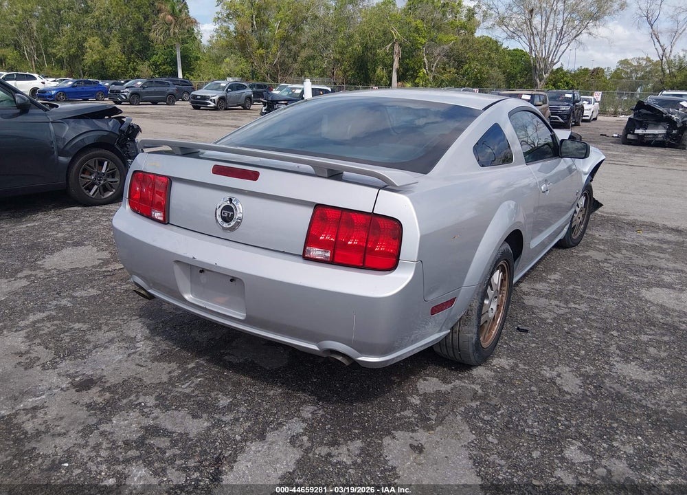 2005 FORD MUSTANG GT DELUXE/GT PREMIUM VIN: 1ZVFT82H555209986