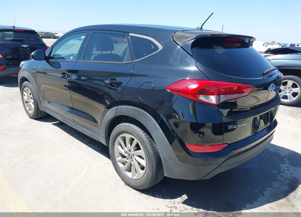 2018 HYUNDAI TUCSON SE VIN: KM8J23A45JU701561
