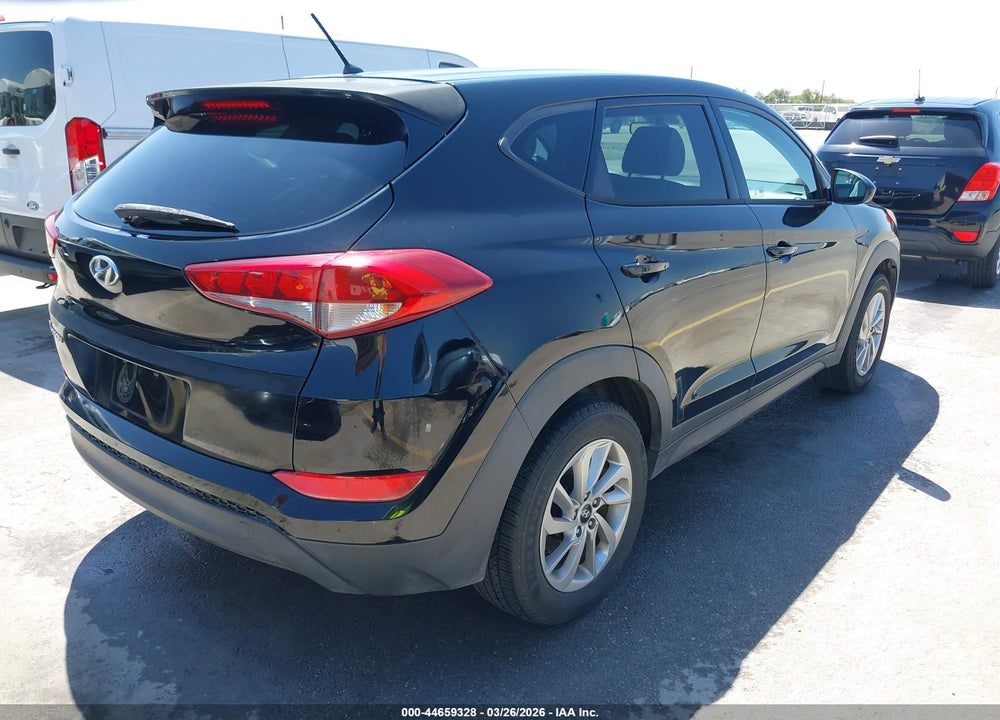 2018 HYUNDAI TUCSON SE VIN: KM8J23A45JU701561