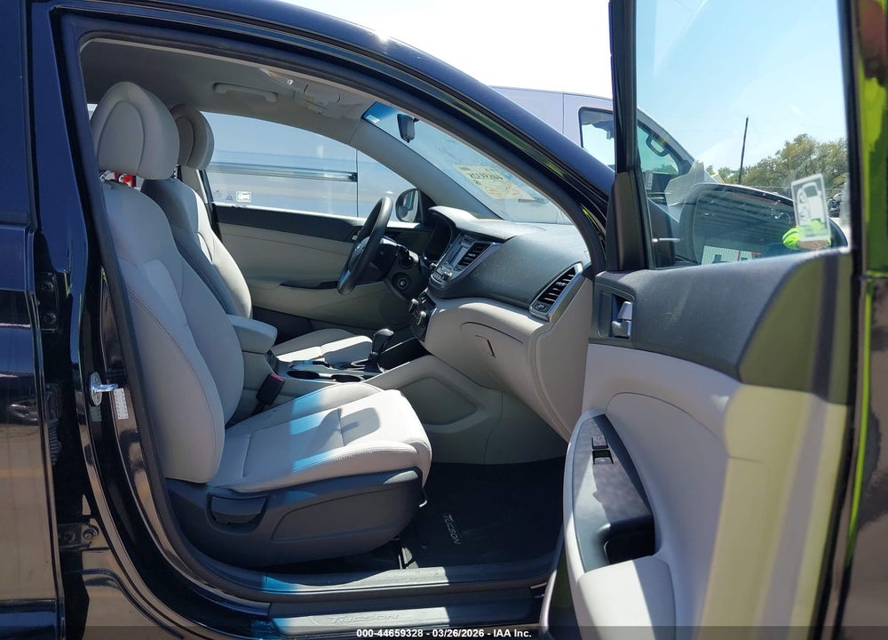 2018 HYUNDAI TUCSON SE VIN: KM8J23A45JU701561
