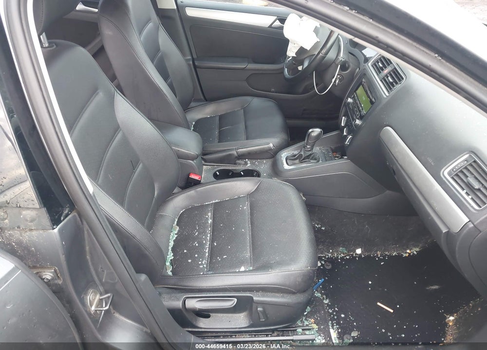 2013 VOLKSWAGEN JETTA 2.5L SE VIN: 3VWDX7AJ6DM363836