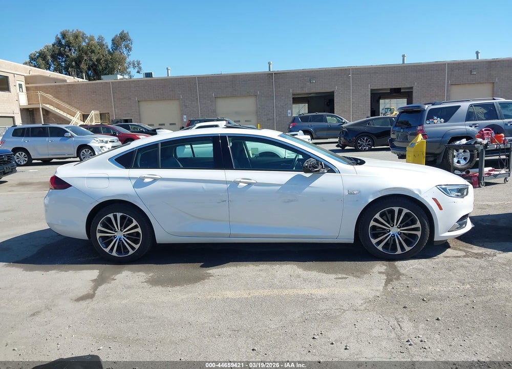 2018 BUICK REGAL SPORTBACK ESSENCE VIN: W04GR6SX2J1082000