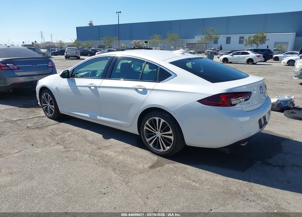 2018 BUICK REGAL SPORTBACK ESSENCE VIN: W04GR6SX2J1082000