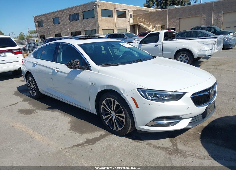 2018 BUICK REGAL SPORTBACK ESSENCE VIN: W04GR6SX2J1082000