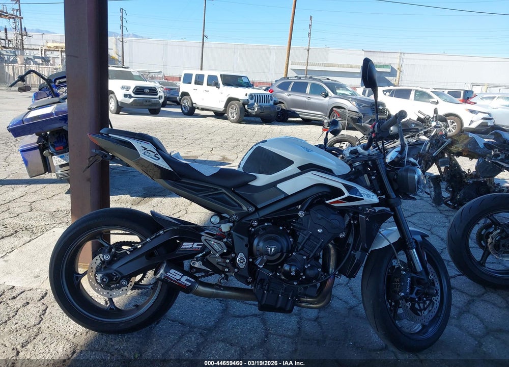 2024 TRIUMPH MOTORCYCLE STREET TRIPLE 765 R VIN: SMTA604SXRTBS8857