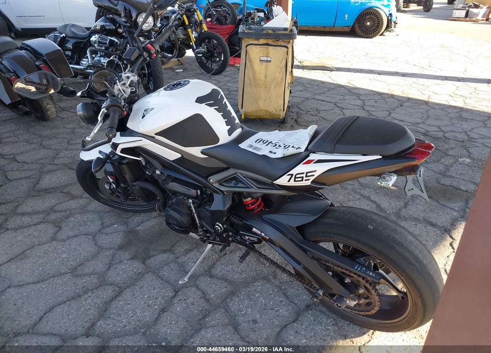 2024 TRIUMPH MOTORCYCLE STREET TRIPLE 765 R VIN: SMTA604SXRTBS8857
