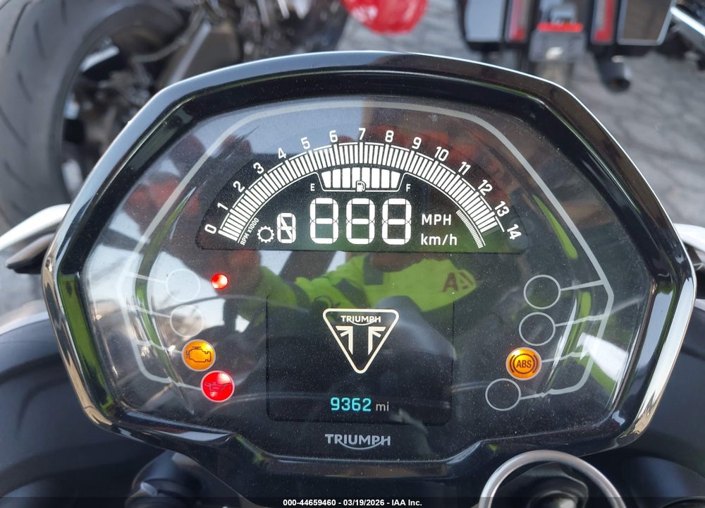 2024 TRIUMPH MOTORCYCLE STREET TRIPLE 765 R VIN: SMTA604SXRTBS8857