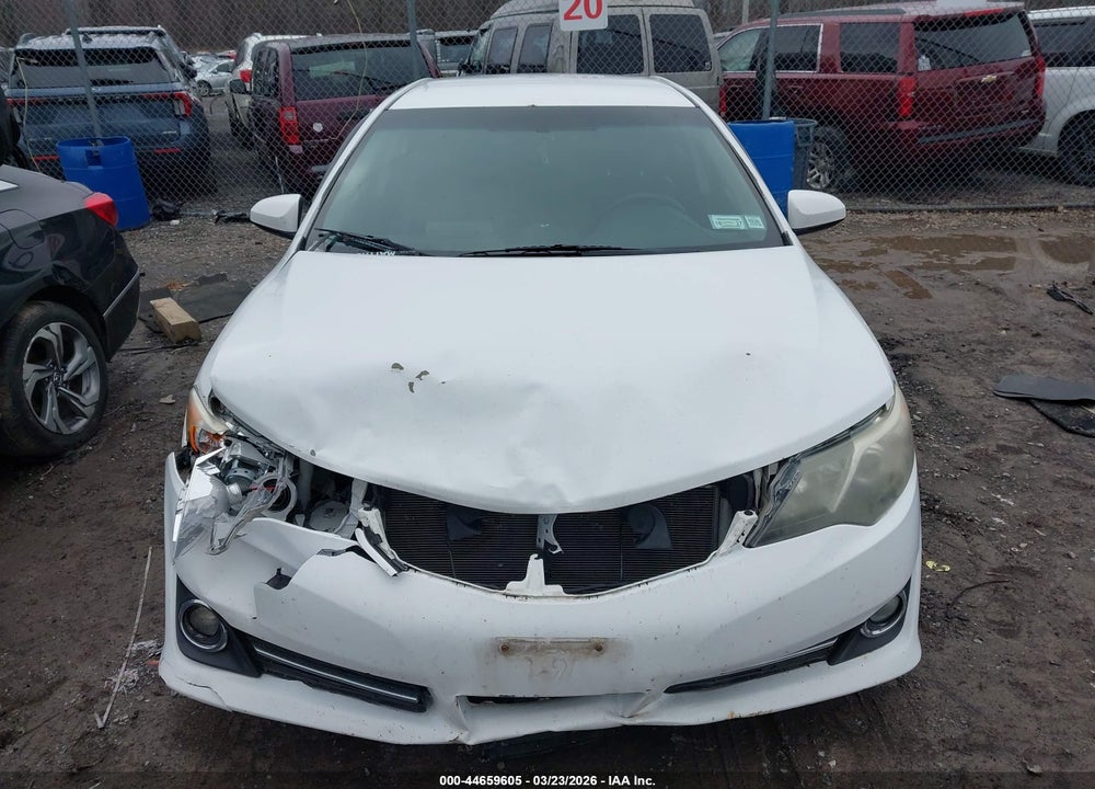 2014 TOYOTA CAMRY SE VIN: 4T1BF1FK3EU380601