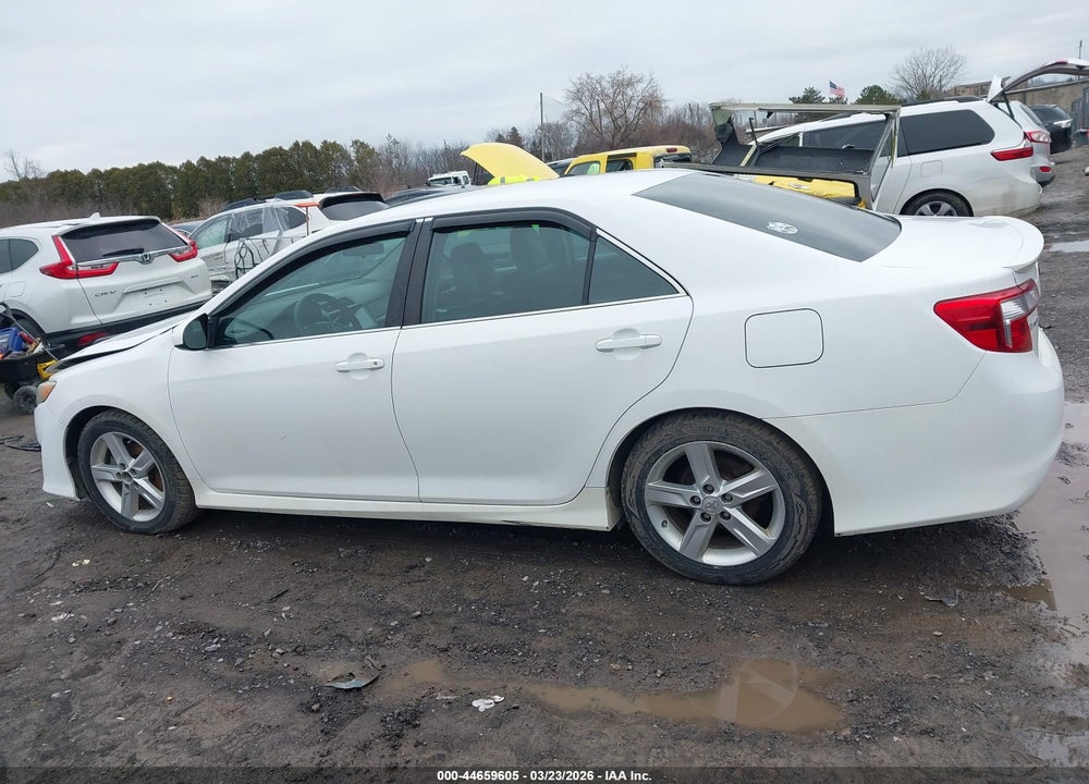 2014 TOYOTA CAMRY SE VIN: 4T1BF1FK3EU380601