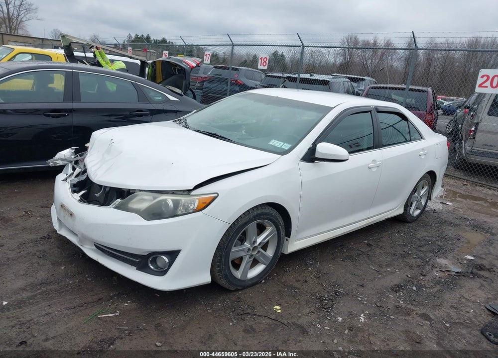 2014 TOYOTA CAMRY SE VIN: 4T1BF1FK3EU380601