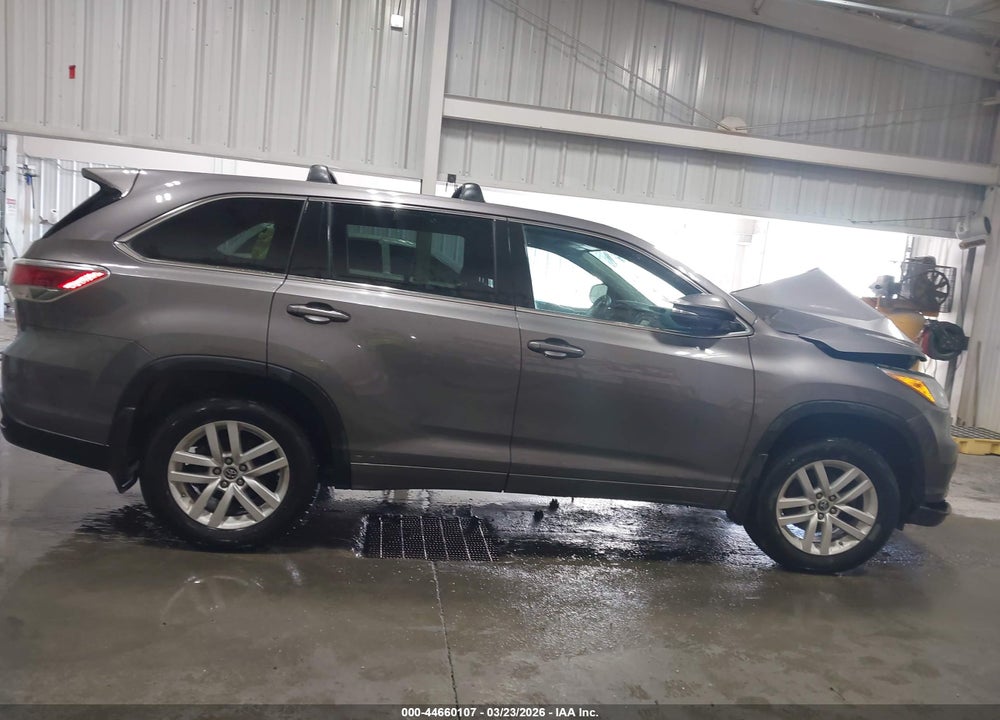 2016 TOYOTA HIGHLANDER LE V6 VIN: 5TDBKRFH9GS258674