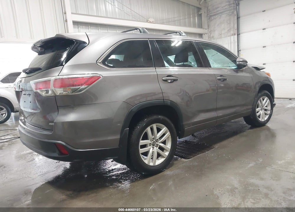 2016 TOYOTA HIGHLANDER LE V6 VIN: 5TDBKRFH9GS258674