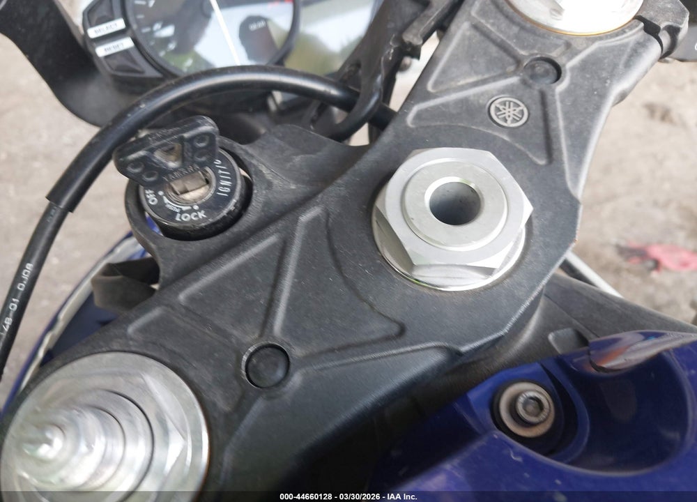 2011 YAMAHA YZFR1 VIN: JYARN23E4BA009420
