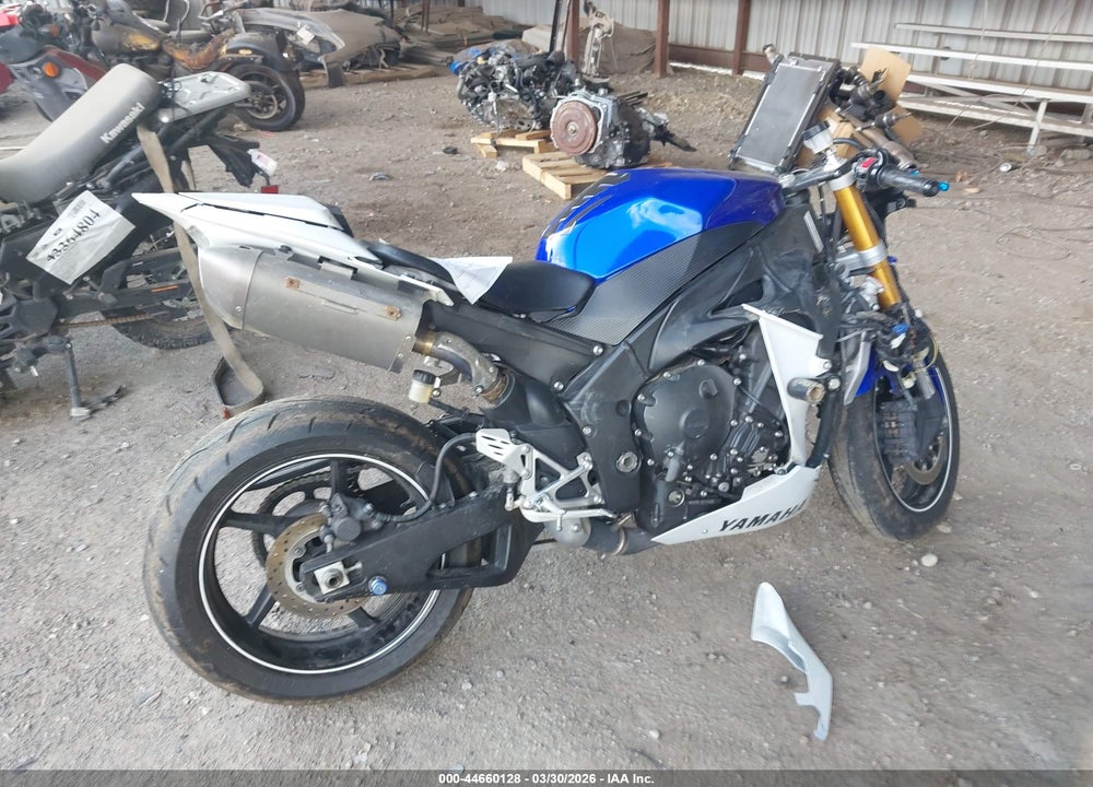 2011 YAMAHA YZFR1 VIN: JYARN23E4BA009420