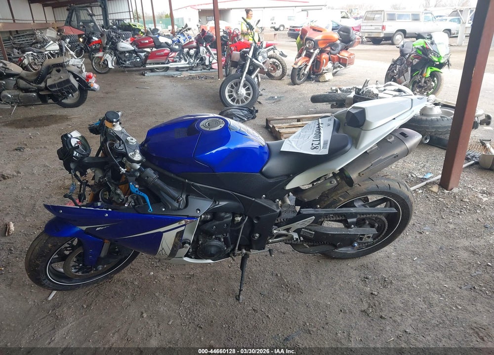 2011 YAMAHA YZFR1 VIN: JYARN23E4BA009420