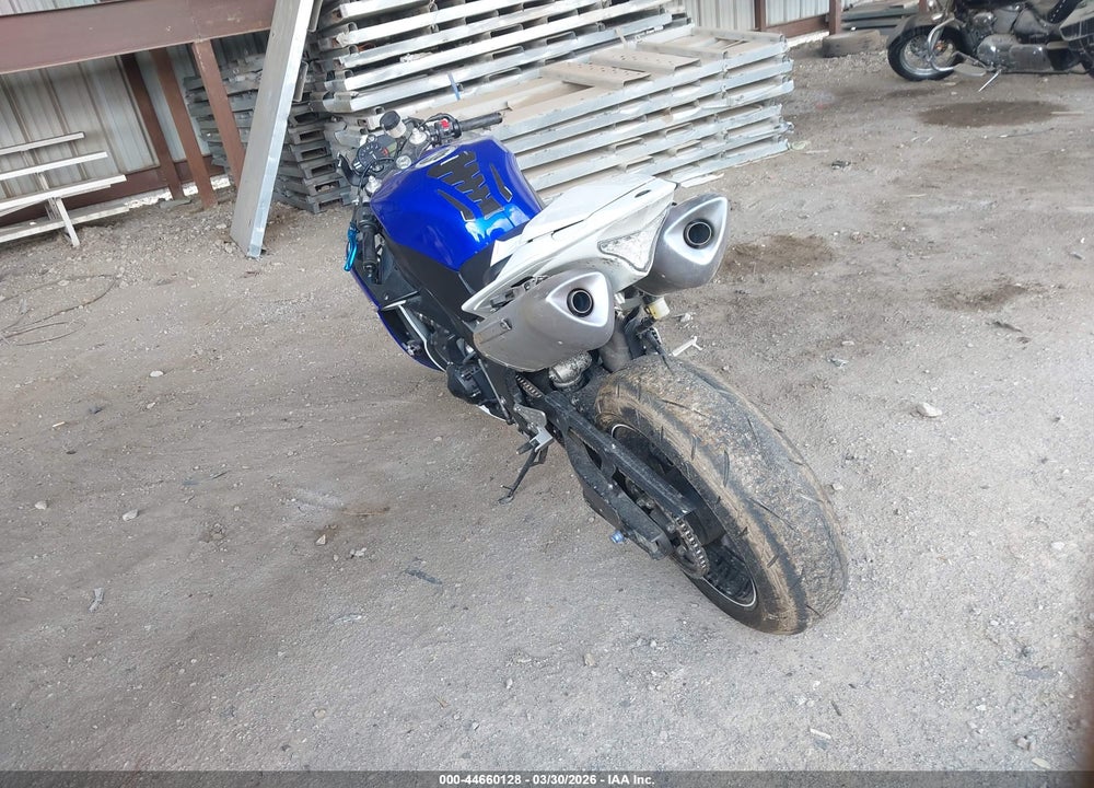 2011 YAMAHA YZFR1 VIN: JYARN23E4BA009420