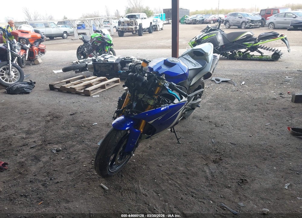 2011 YAMAHA YZFR1 VIN: JYARN23E4BA009420