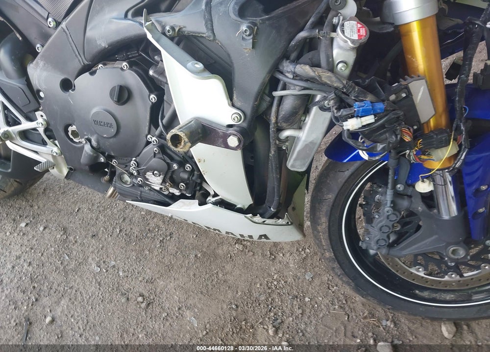 2011 YAMAHA YZFR1 VIN: JYARN23E4BA009420