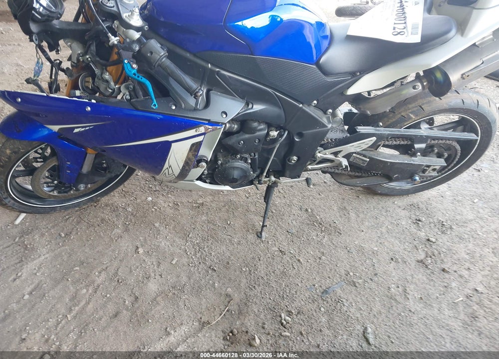 2011 YAMAHA YZFR1 VIN: JYARN23E4BA009420