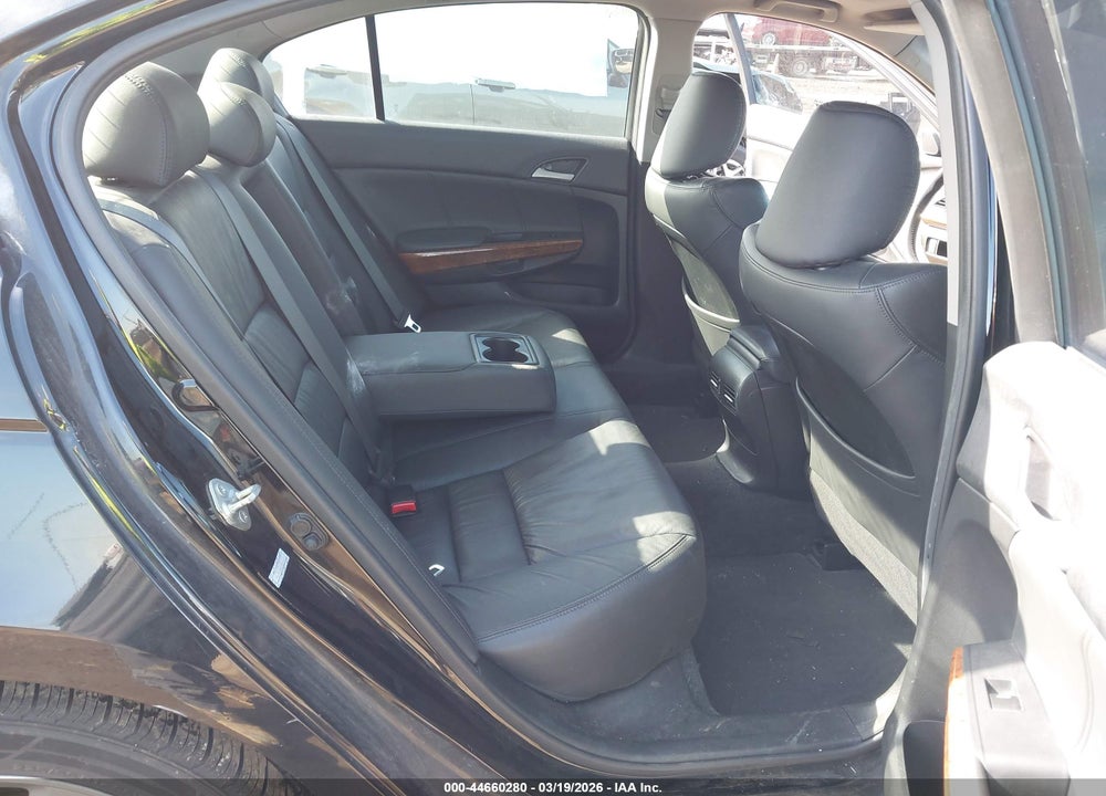 2012 HONDA ACCORD 2.4 EX-L VIN: 1HGCP2F82CA069810