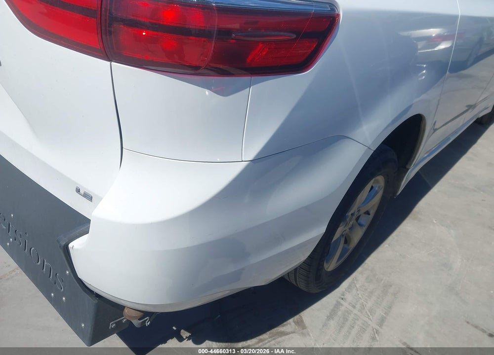 2020 TOYOTA SIENNA LE VIN: 5TDKZ3DC7LS070097