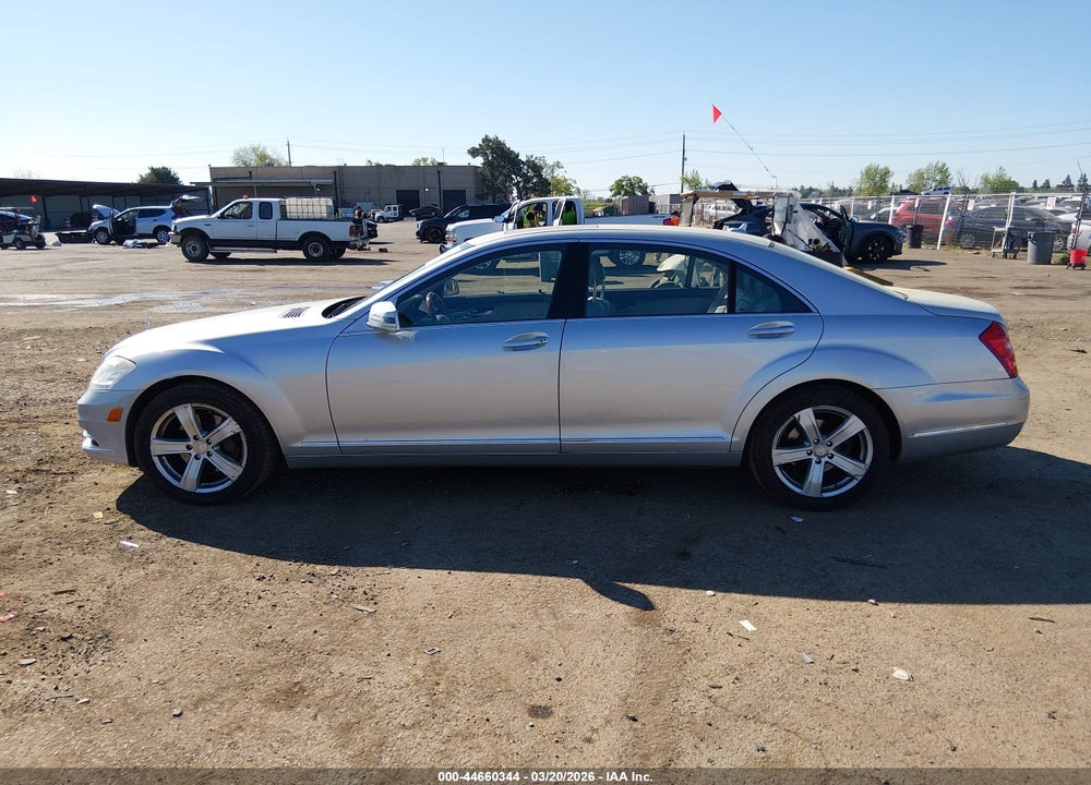 2010 MERCEDES-BENZ S 550 VIN: WDDNG7BB7AA342734