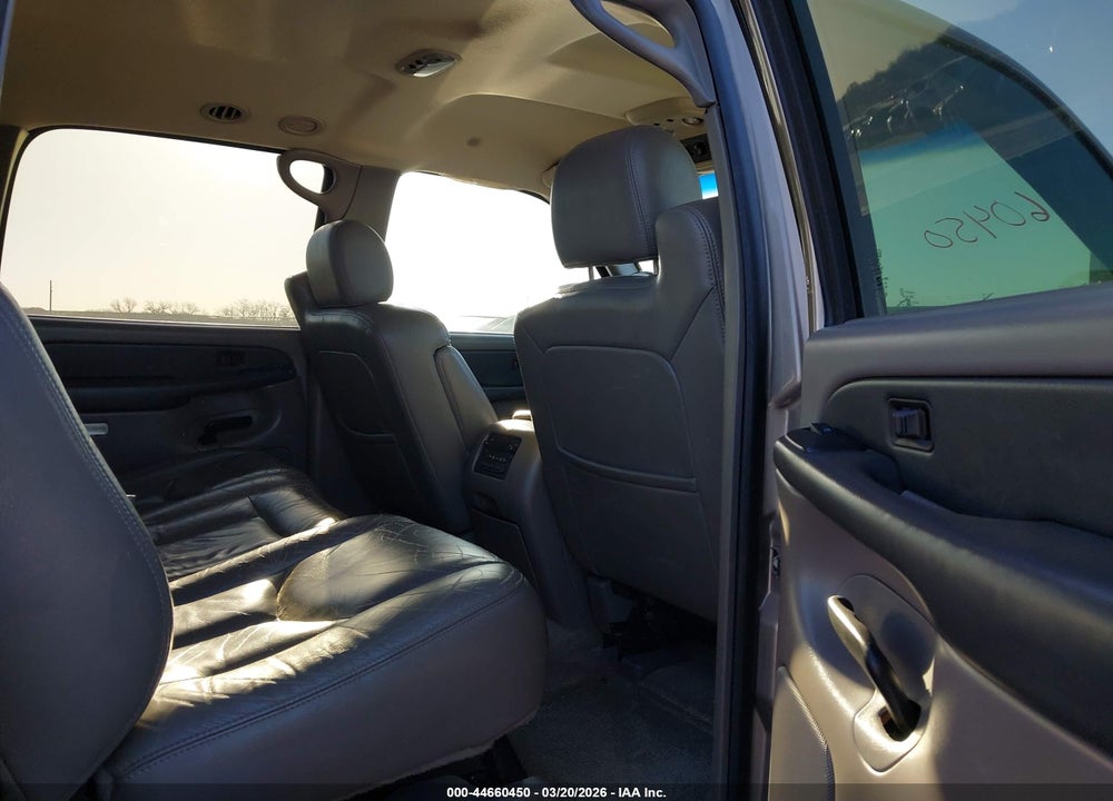 2003 CHEVROLET SUBURBAN 1500 LT VIN: 1GNEC16Z53J102151