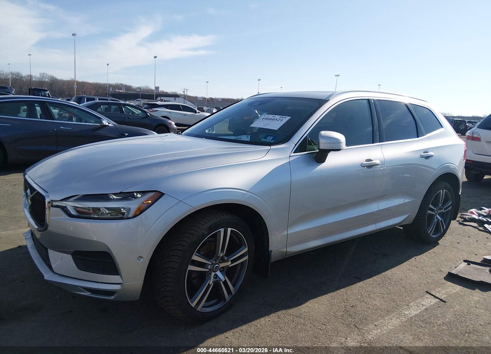2018 VOLVO XC60 T5 MOMENTUM VIN: LYV102RK7JB097089